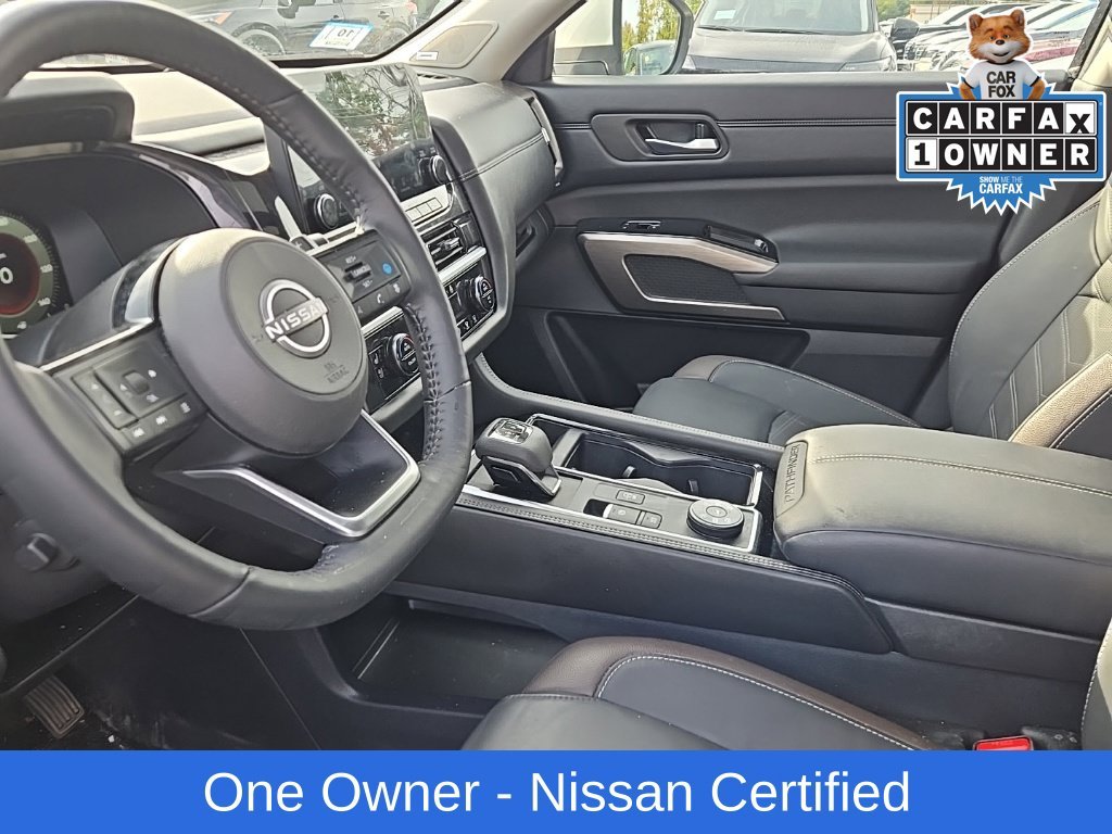 Used 2024 White Nissan Platinum image 16