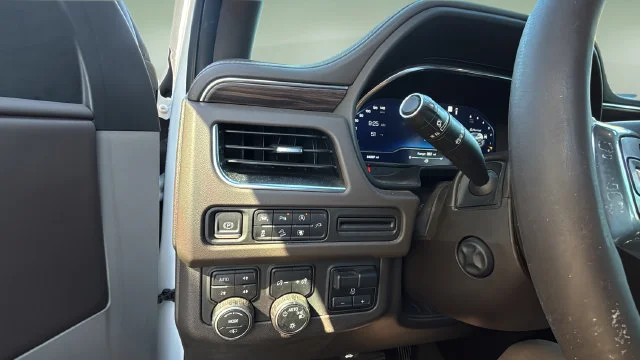 Used 2022 Beige Chevrolet Z71 image 21