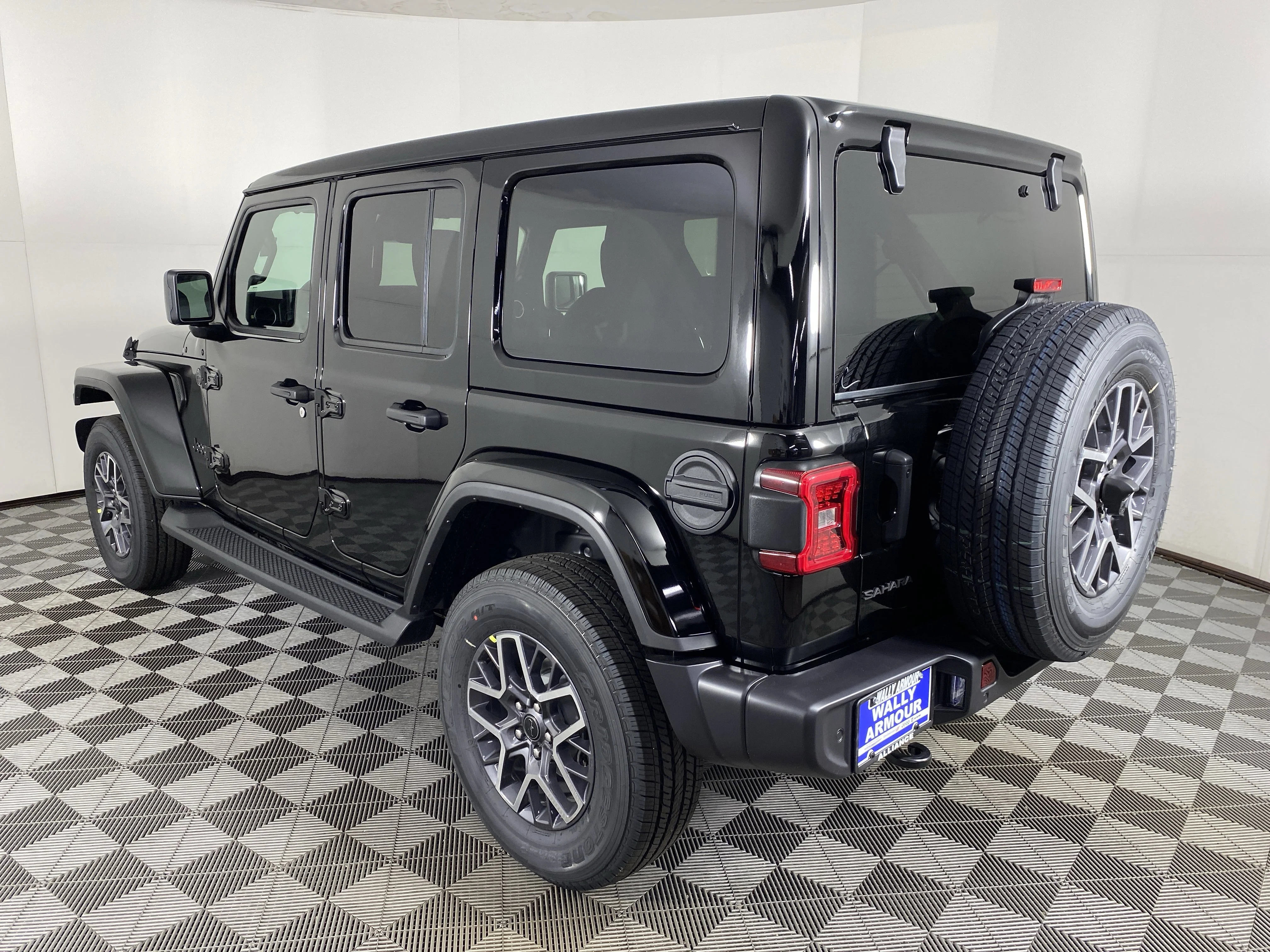New 2026 Black Clear-Coat Exterior Paint Jeep Sahara image 10