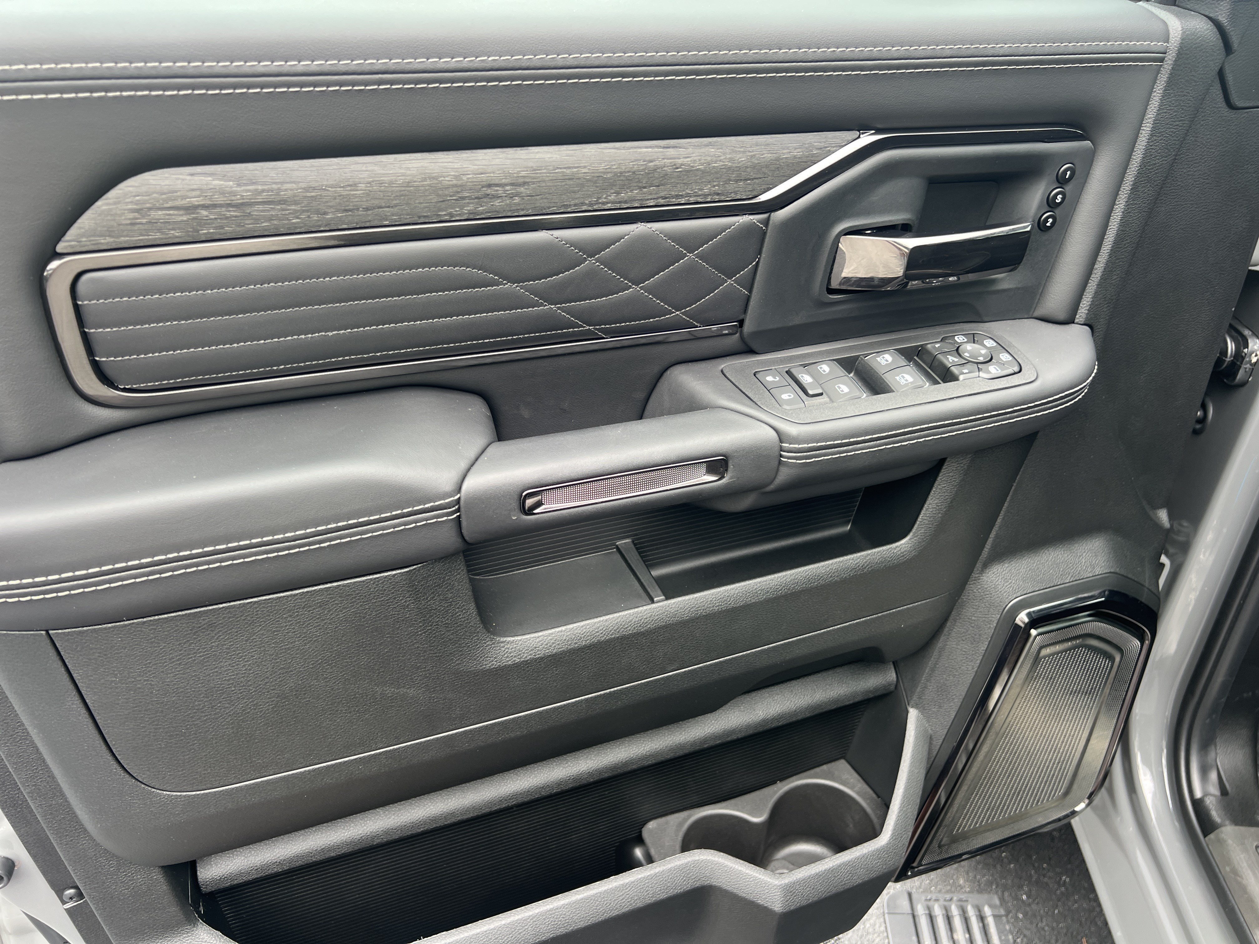 New 2026 Ceramic Gray Clearcoat Ram Limited image 13