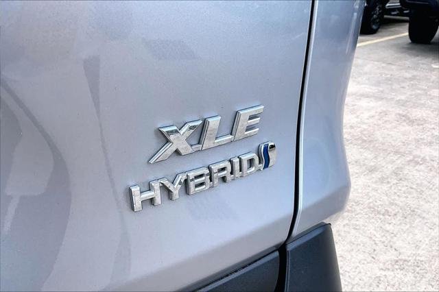 Certified Used 2022 SILVER SKY METALLIC Toyota  image 10