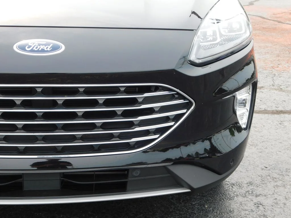 Used 2022 Black Ford Titanium image 9