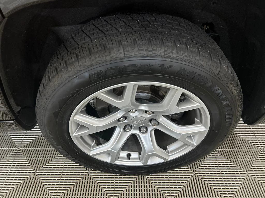 Used 2022 Red Jeep Series II image 10