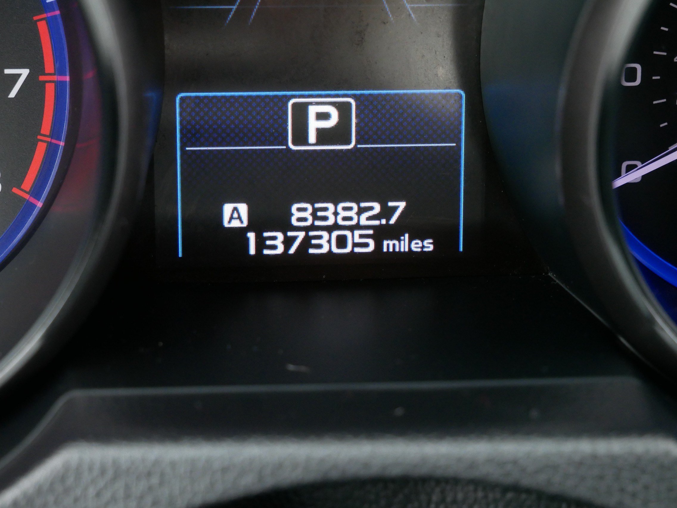 Used 2016 Carbide Gray Metallic Subaru 3.6R Limited image 34