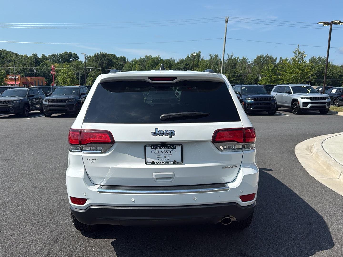 Used 2022 Bright White Clearcoat Jeep Limited image 4