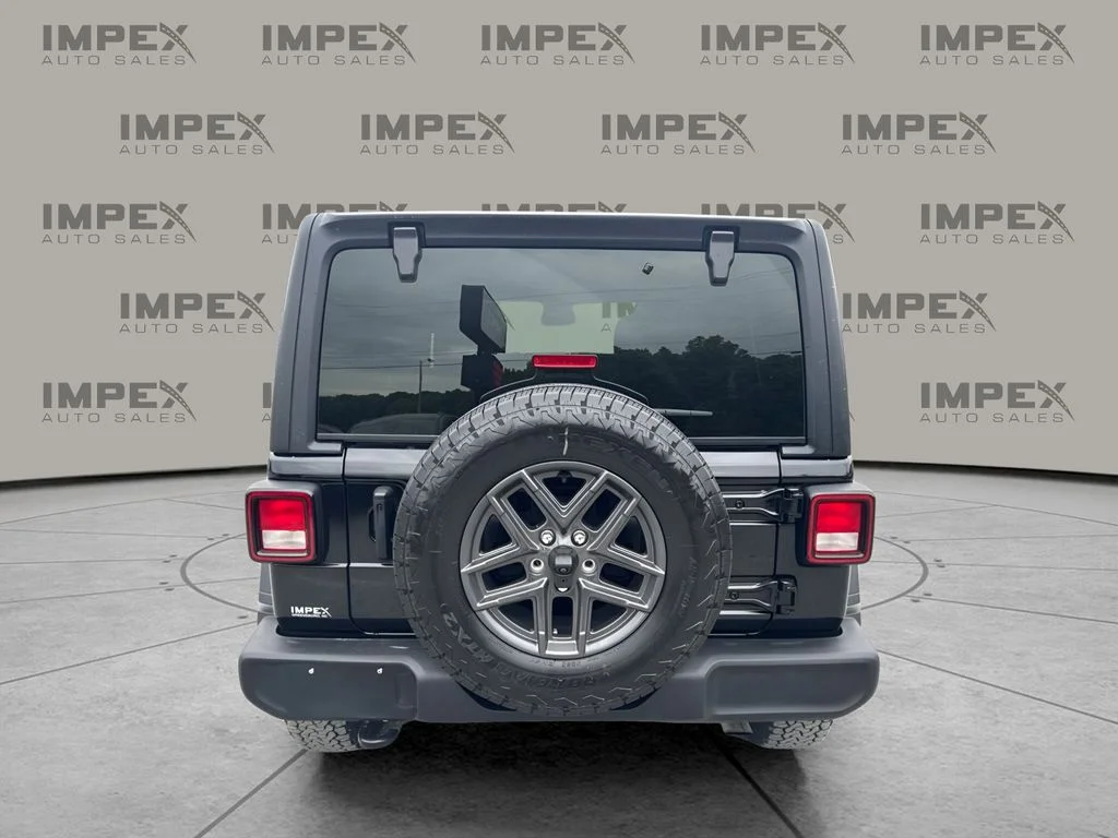 Used 2025 Black Jeep Sport S image 4