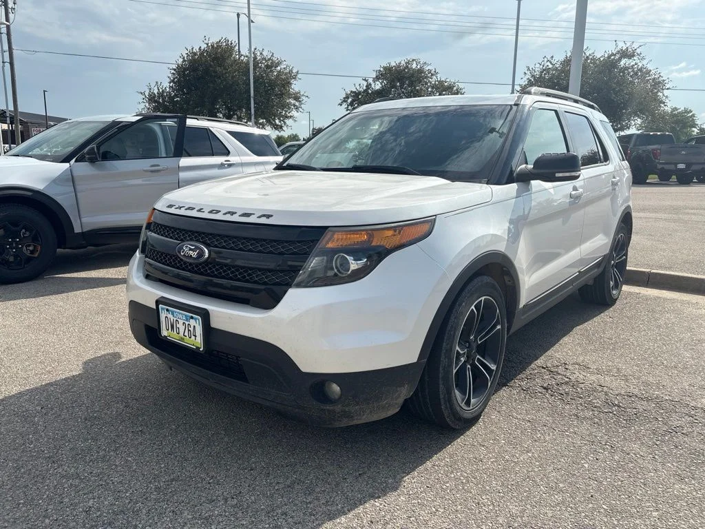 Used 2015 White Ford Sport image 2