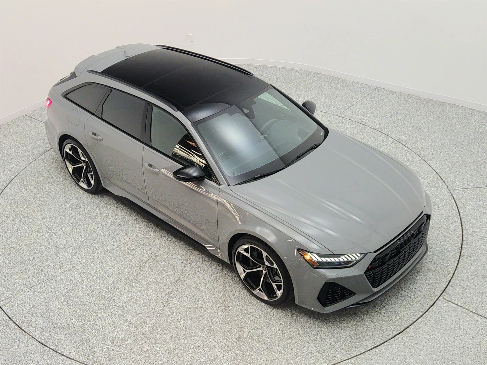 Used 2025 Nardo Gray Audi performance 4.0 TFSI quattro image 24