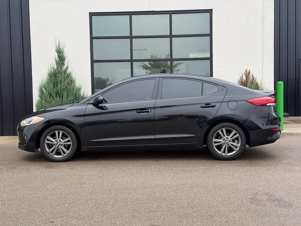 Used 2018 Black Hyundai SEL image 2