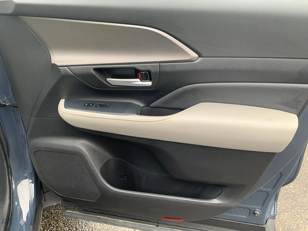 Used 2024 White Toyota XLE image 20