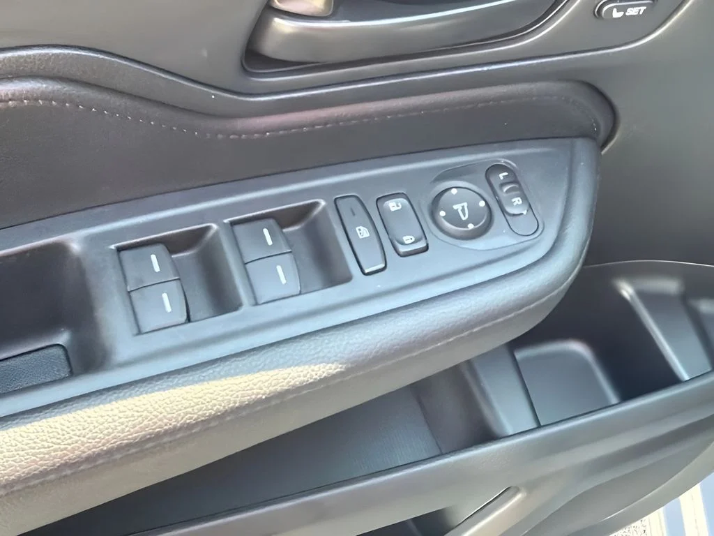 Used 2025 Sonic Gray Pearl Honda Sport-L image 17