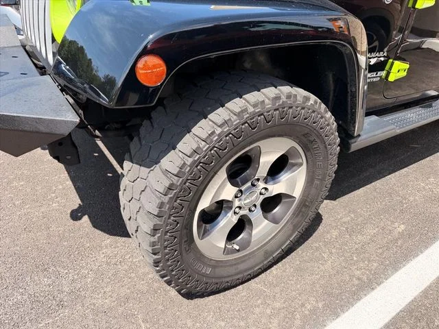 Used 2017 Black Jeep Unlimited Sahara image 23