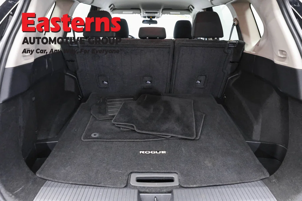 Used 2023 Black Nissan S image 9