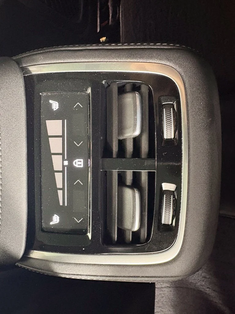 Used 2026 Gray Volvo B6 Plus 7-Seater image 39