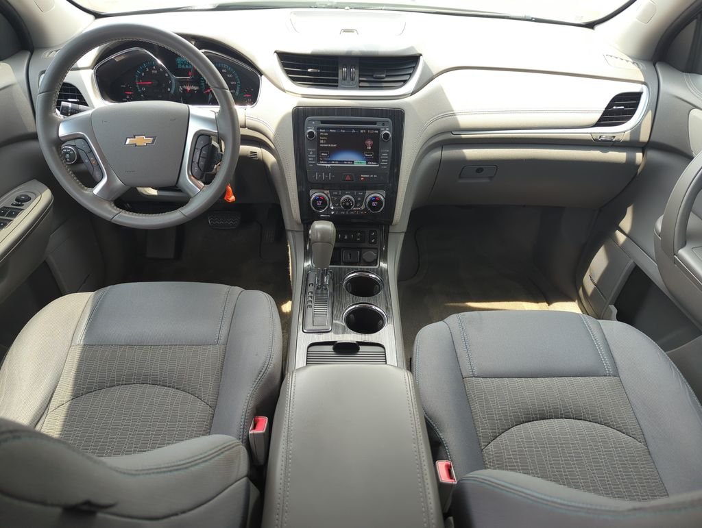 Used 2015 Silver Chevrolet 2LT image 15