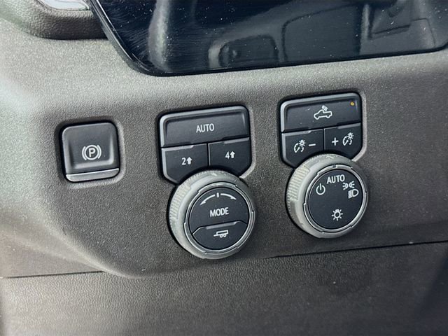Used 2024 Summit White Chevrolet LT image 10