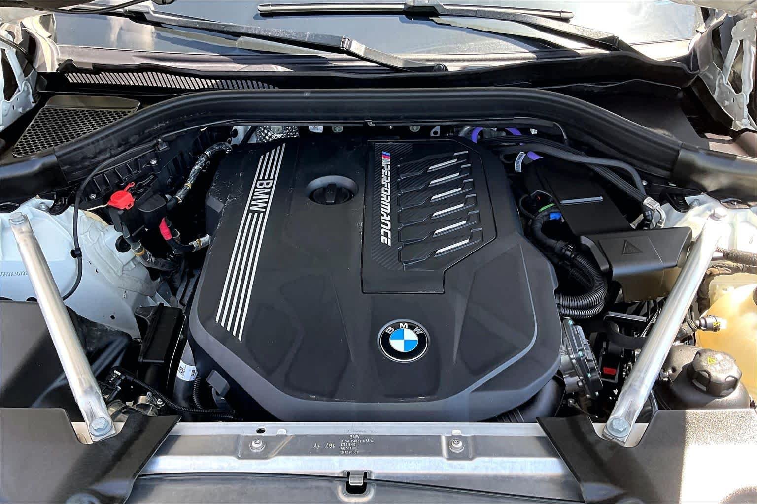 Used 2024 Alpine White BMW M40i image 23