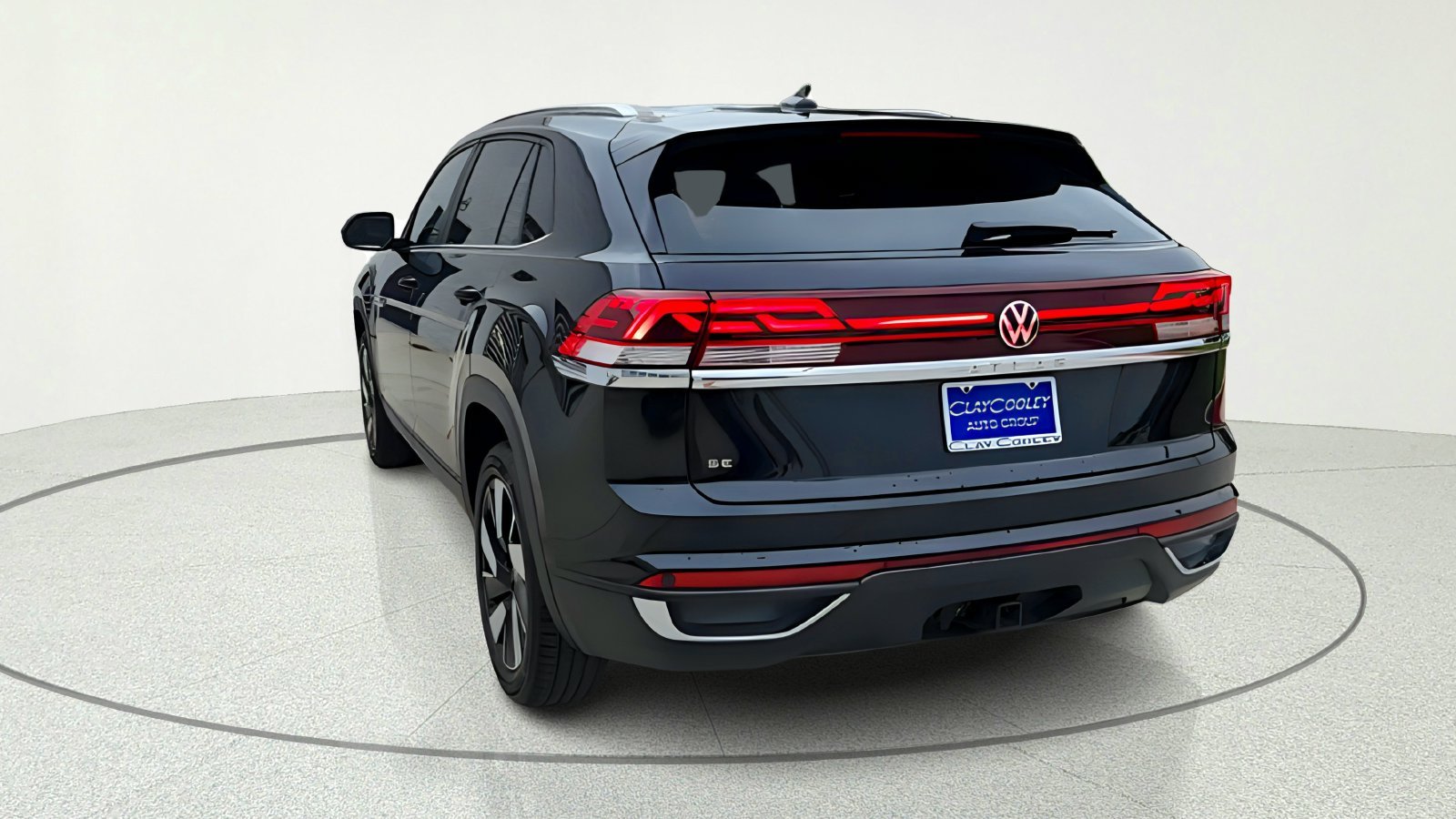 Used 2024 Black Volkswagen 2.0T SE w/Technology image 7