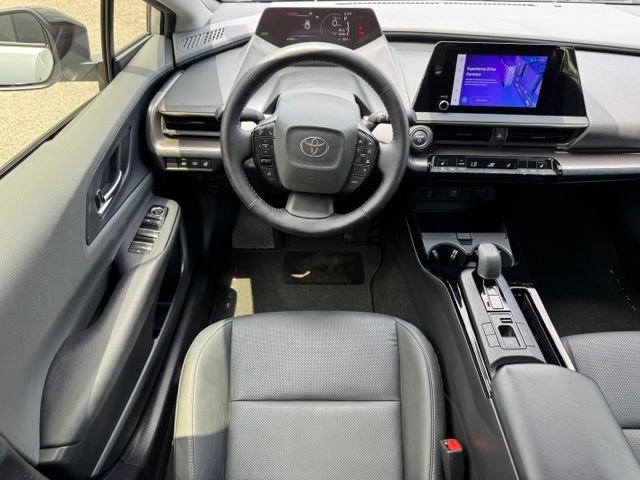 Used 2024  Toyota XLE image 19