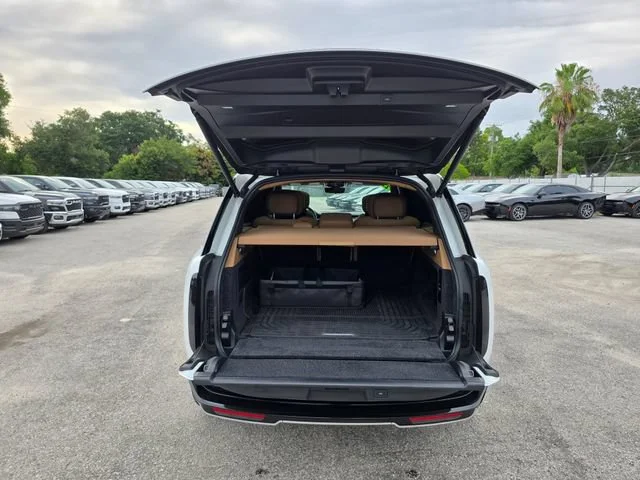 Used 2025 Ostuni Pearl Wht Prem Met Land Rover Autobiography image 46