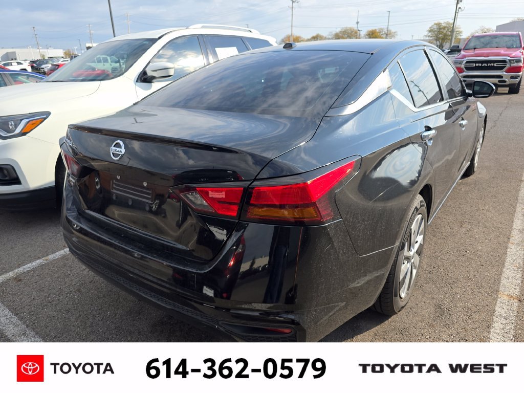Used 2020 Black Nissan 2.5 S image 8