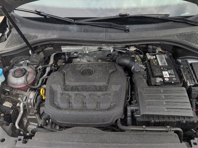 Used 2021 Gray Volkswagen 2.0T SEL image 21