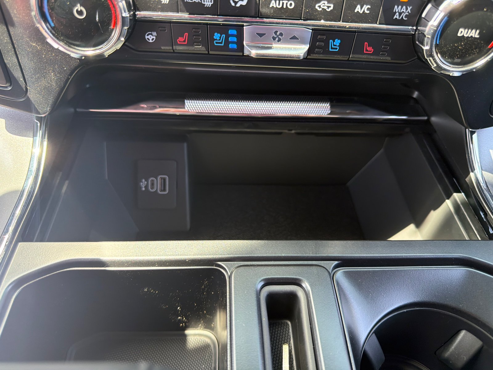 New 2026 Star White Metallic Tri-Coat Ford Lariat® image 30