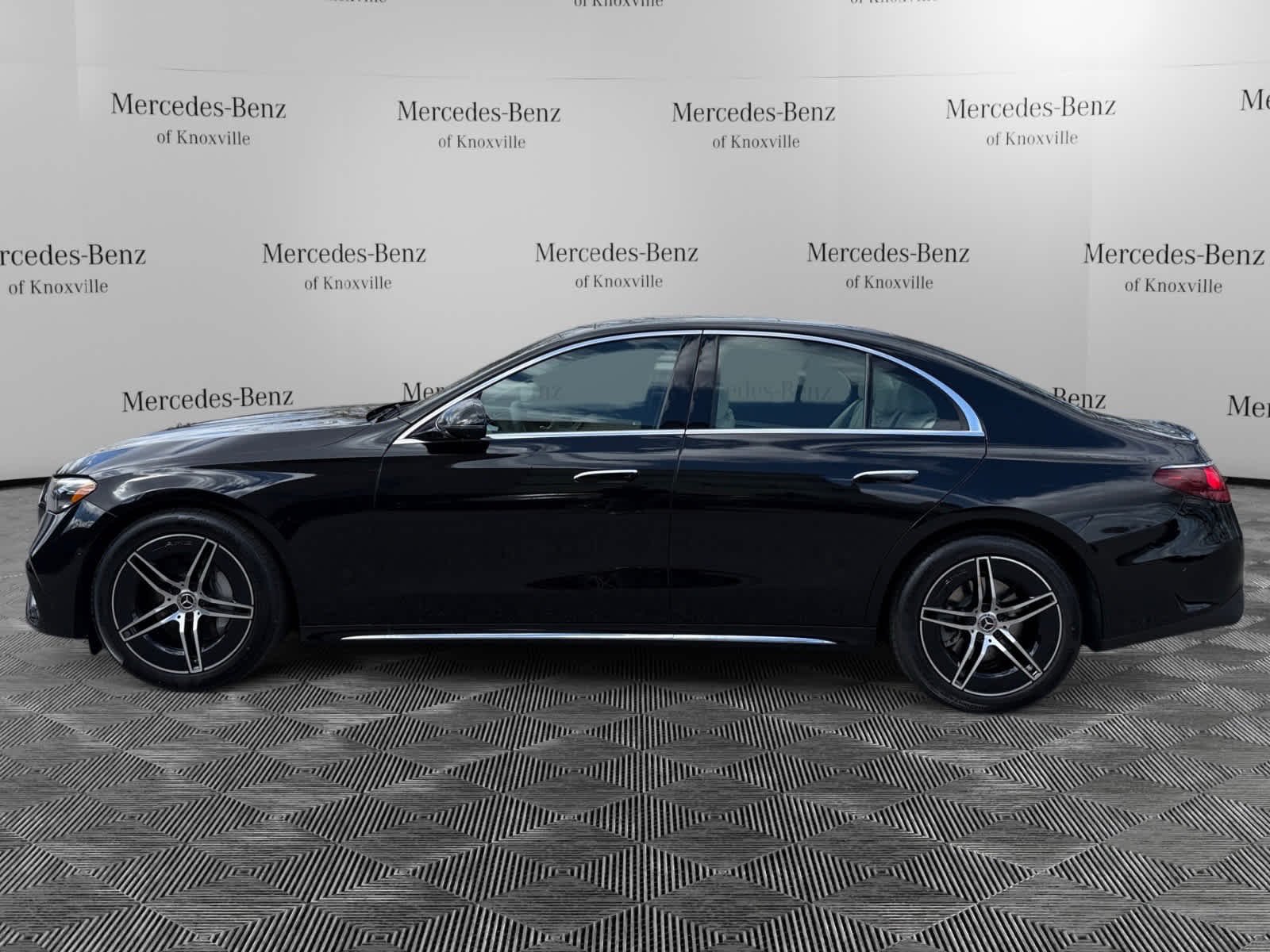Used 2026 Obsidian Black Metallic Mercedes-Benz E 350 image 2