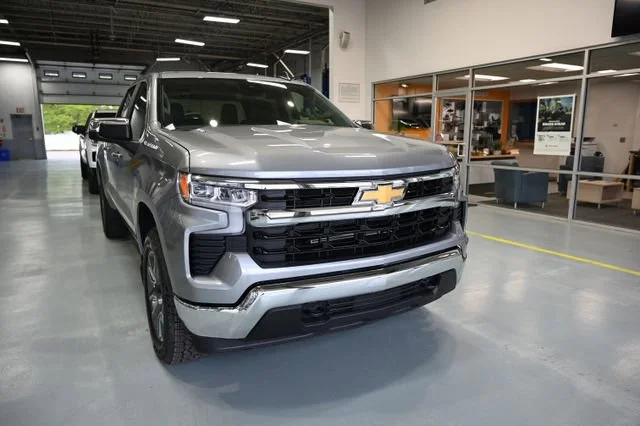 2026 Chevrolet Silverado 1500 LT - Photo 3
