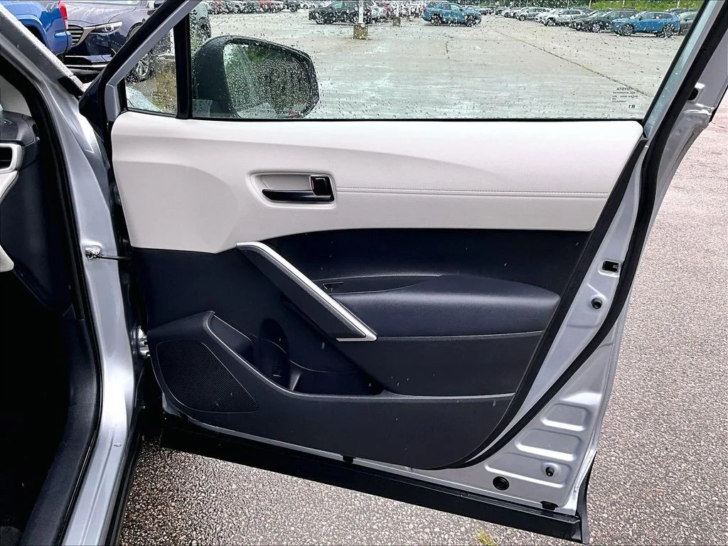 Certified Used 2022 Silver Toyota L image 12