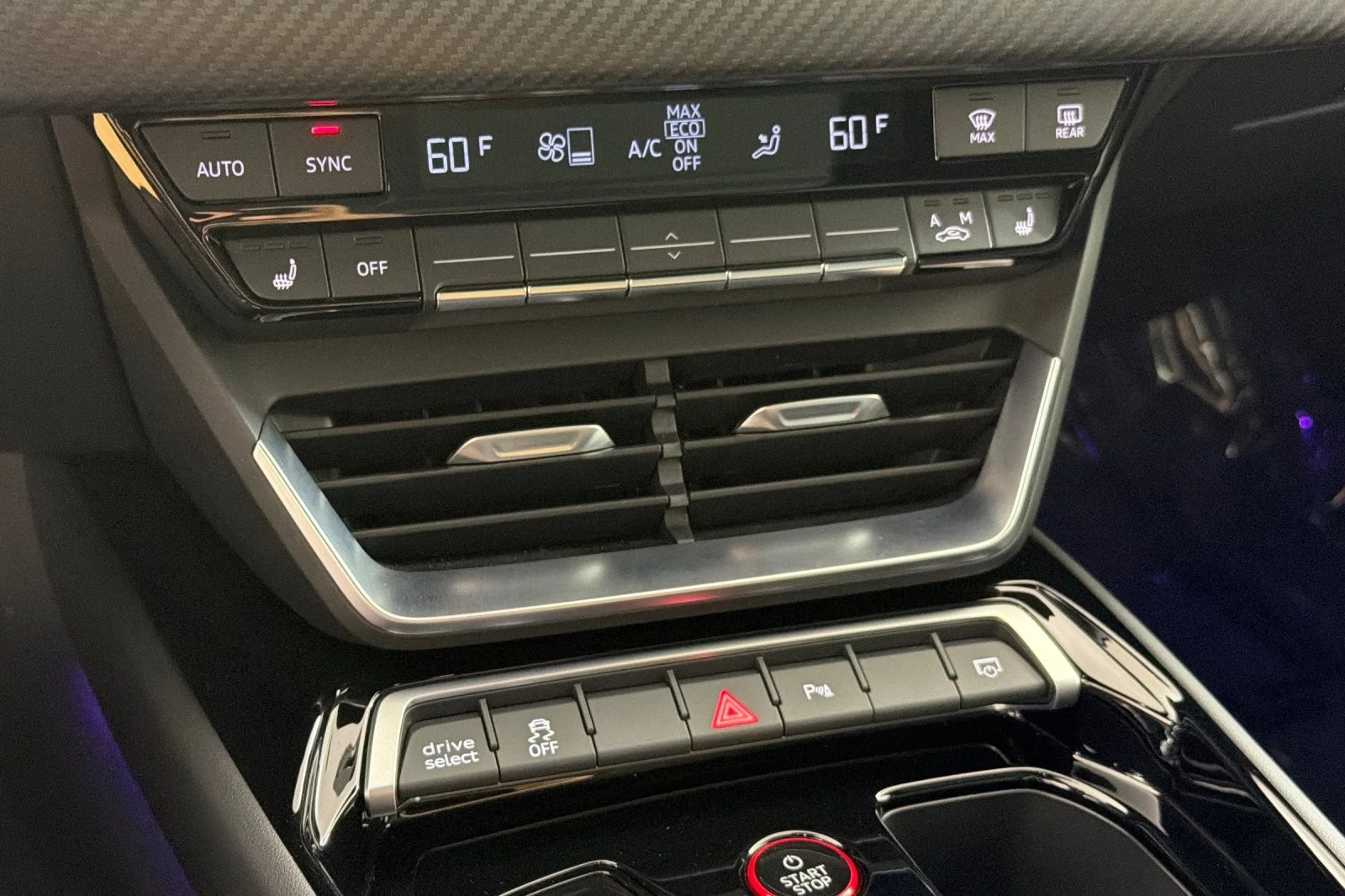Used 2024 Florett Silver Metallic Audi Premium Plus quattro image 19