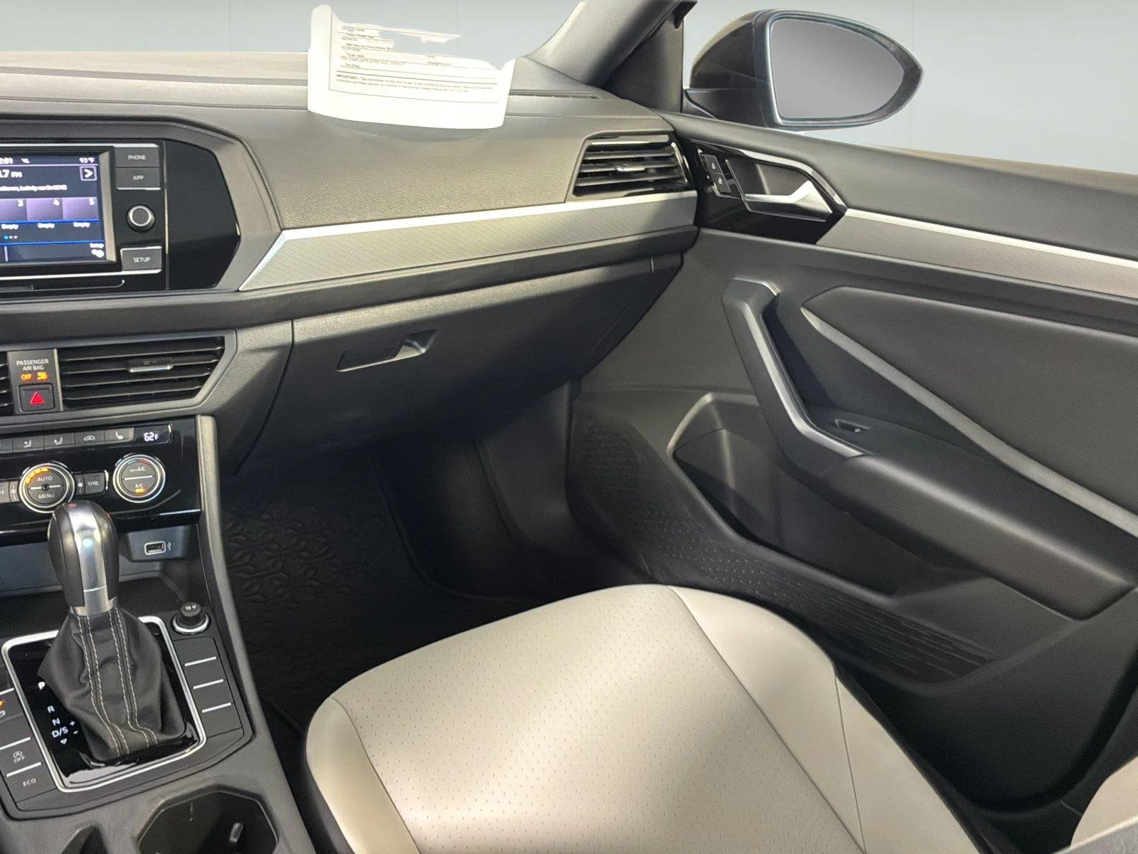 Used 2019 Platinum Gray Metallic Volkswagen R-Line image 11