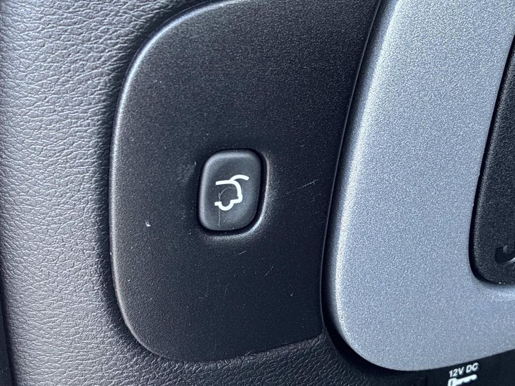 Used 2014 Silver Jeep Latitude image 14