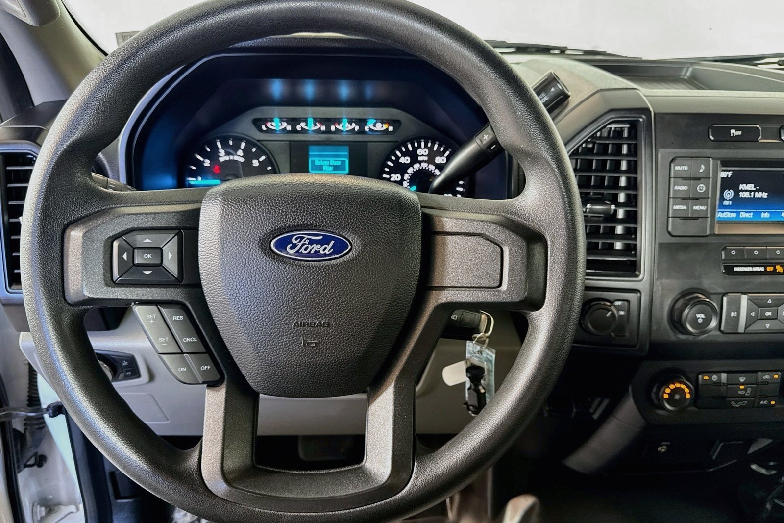 Used 2020 Oxford White Ford XL image 11