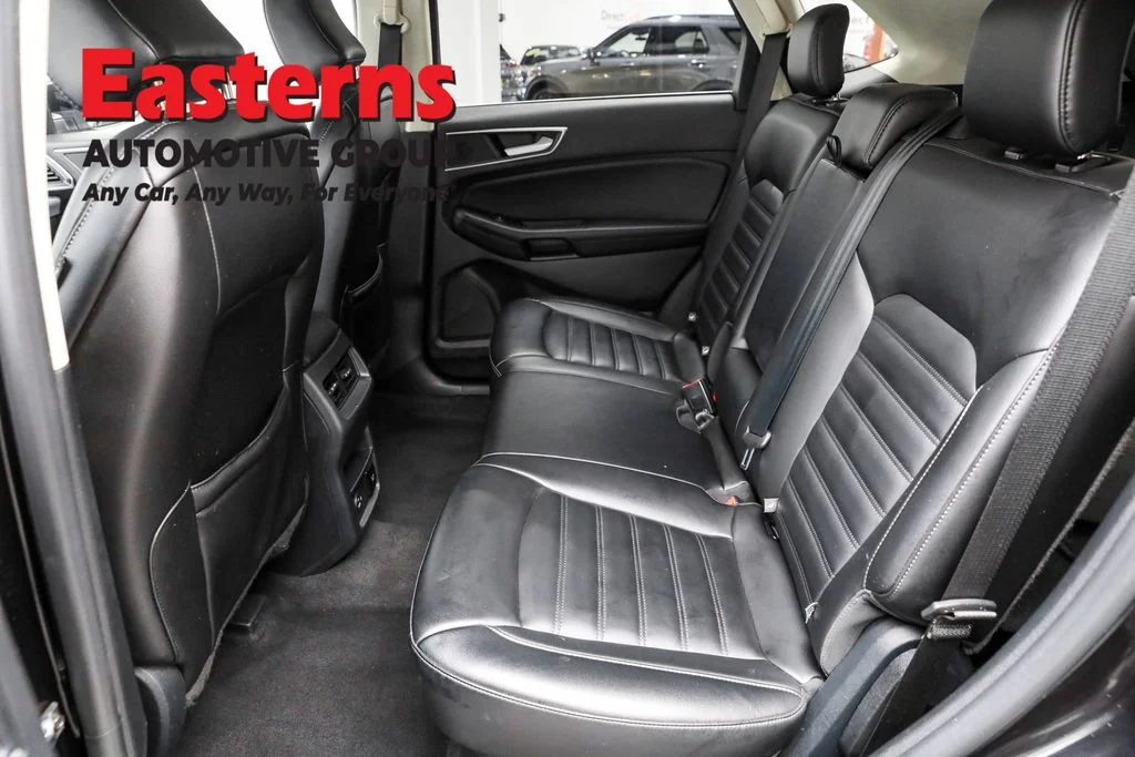 Used 2022 Black Ford SEL image 21