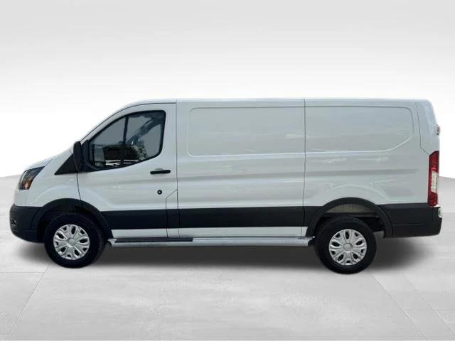 Used 2025 White Ford Base image 4