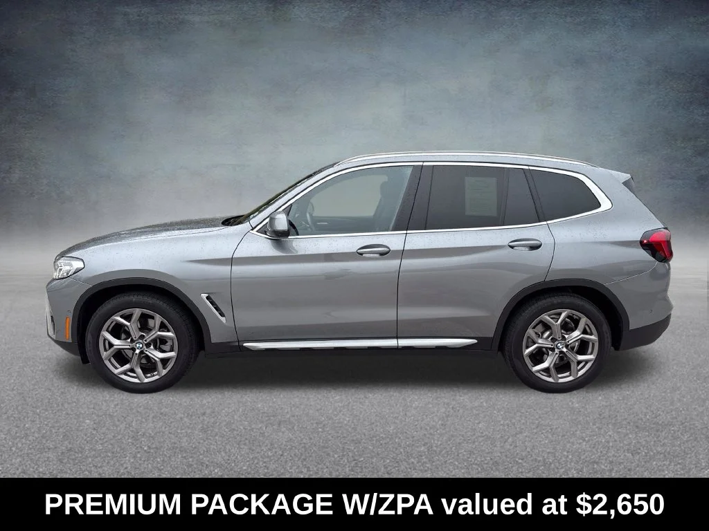 Used 2023 Gray BMW xDrive30i image 2