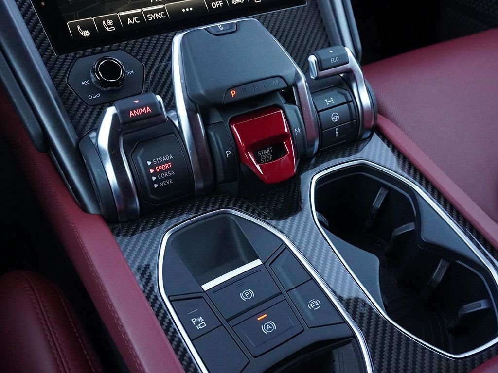 Used 2022 Black Lamborghini Base image 61