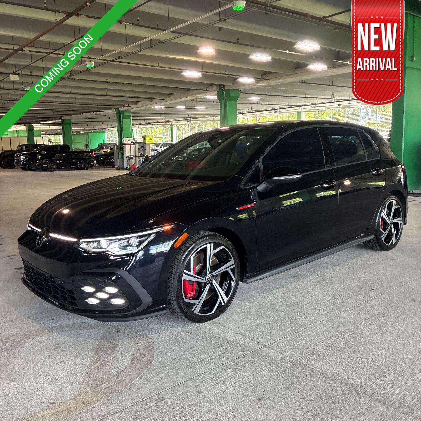 Used 2024 Deep Black Pearl Volkswagen SE image 1