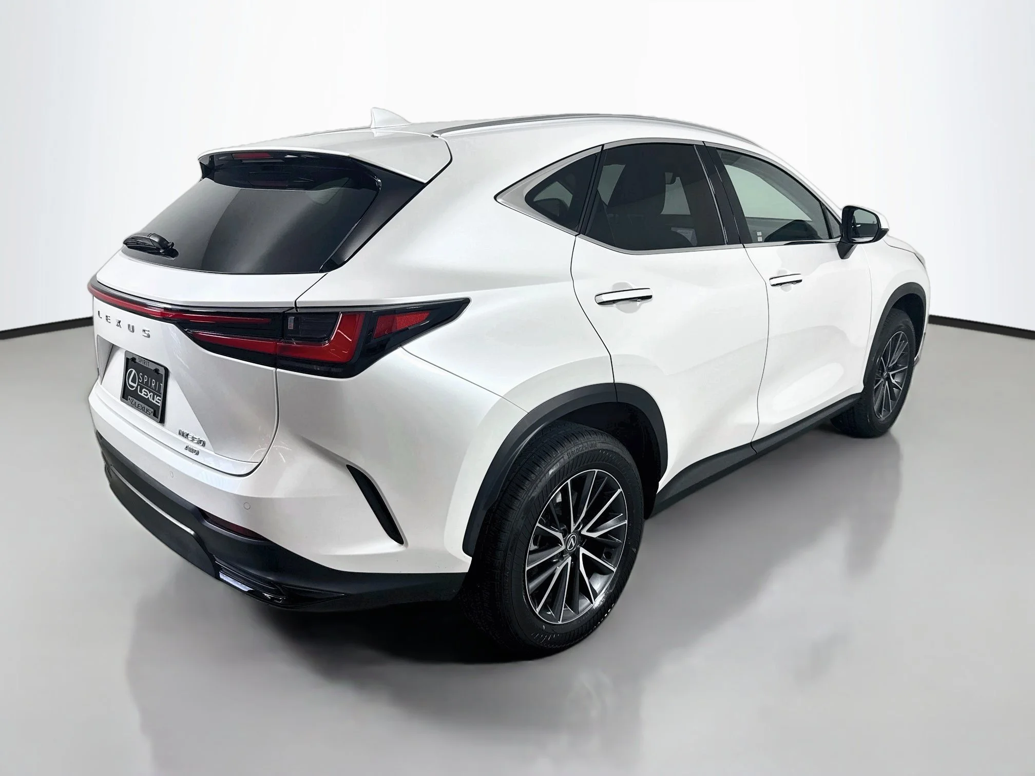 Certified Used 2025 White Pearl Lexus 350 image 7