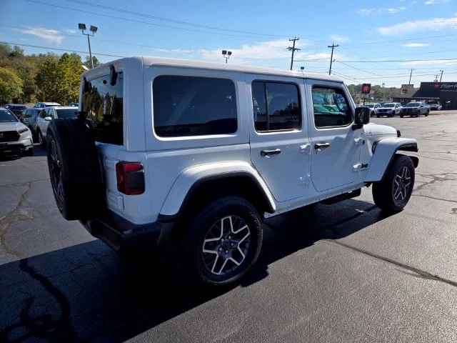Used 2026 White Jeep Sahara image 8