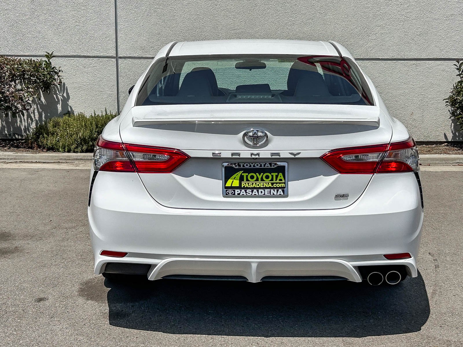 Used 2018 SUPER WHITE Toyota SE image 7