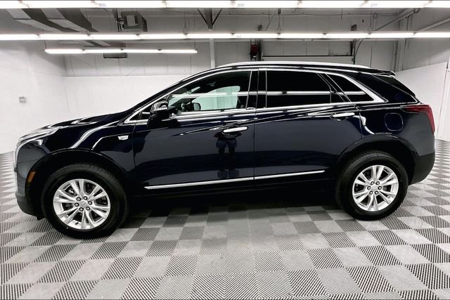 Used 2022 Dark Moon Blue Metallic Cadillac Luxury image 14