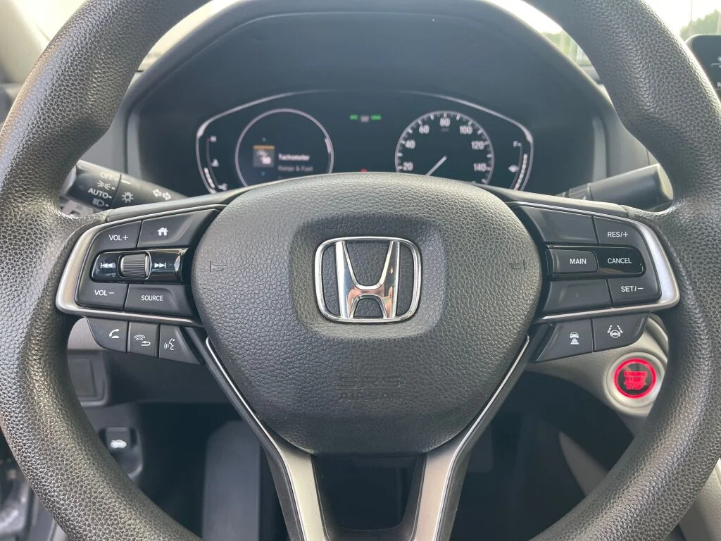 Certified Used 2018 Modern Steel Metallic Honda LX 1.5T image 15