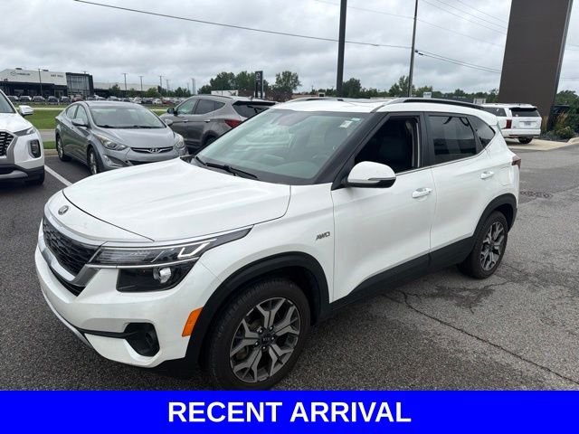 Used 2021 White Kia EX image 9