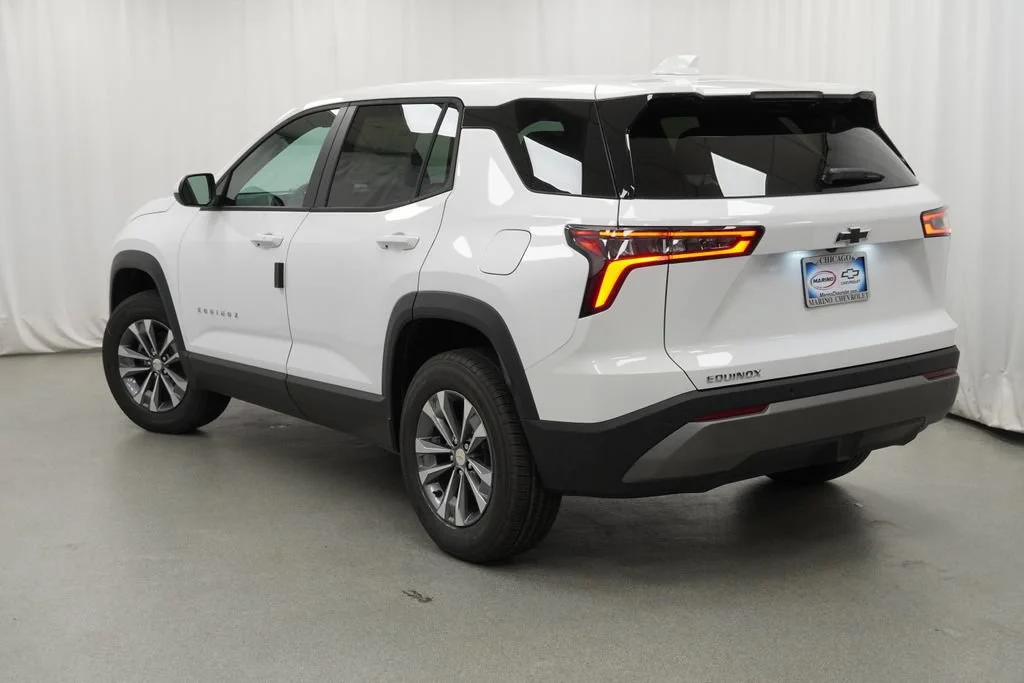 New 2027 Summit White Chevrolet LT image 4