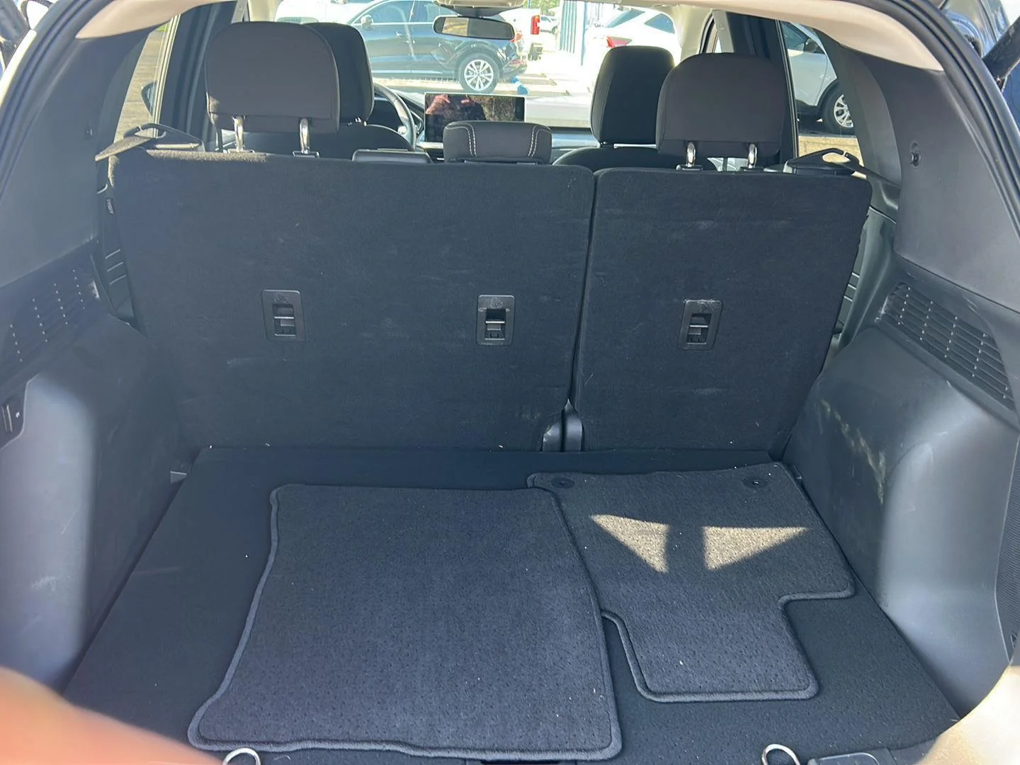 Used 2023 Vapor Blue Ford Active image 18