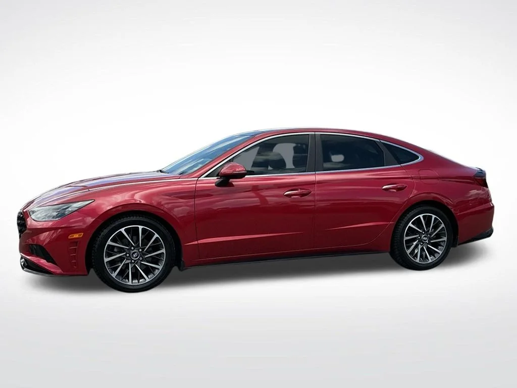 Used 2020 Red Hyundai Limited image 3