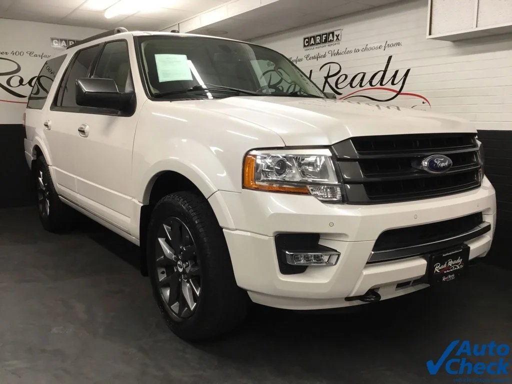 Used 2017 White Ford Limited image 3