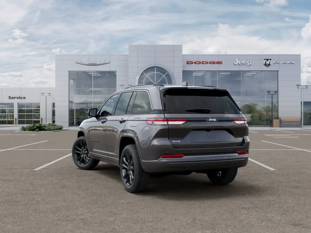New 2026 Baltic Gray Metallic Clear-Coat Exterior Paint Jeep Limited Reserve image 3